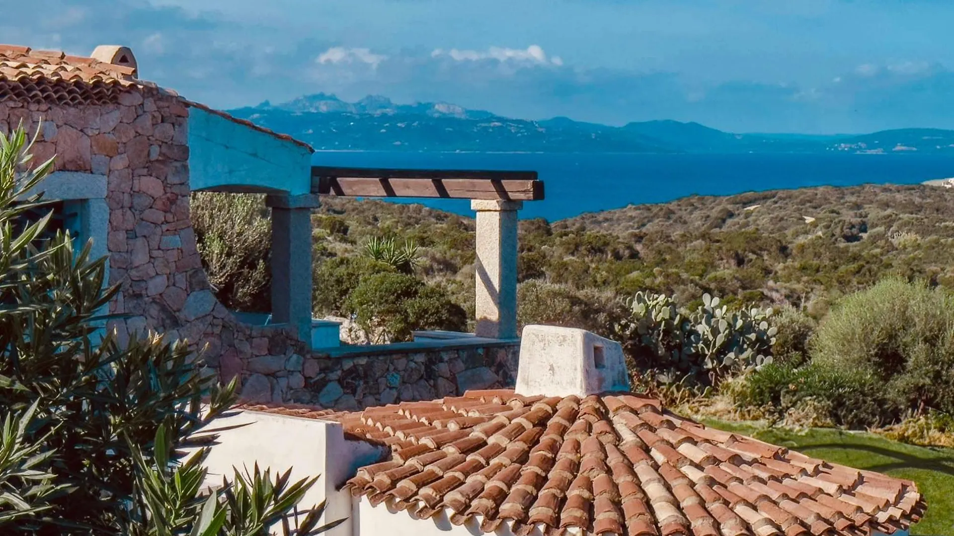 Porto Cervo Villas Swimming Pool - Sea View  Porto Cervo